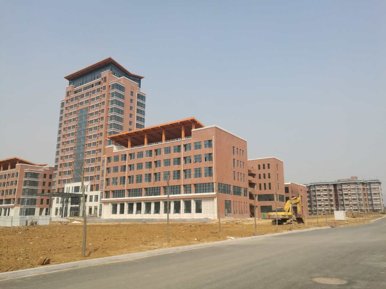 泰安力明學(xué)院.jpg 泰安力明學(xué)院.jpg